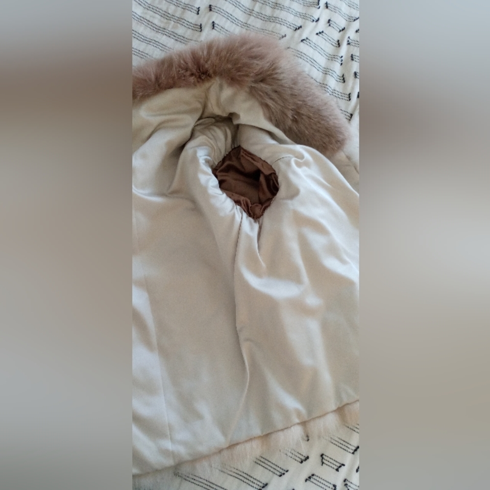 Beautiful Rabbit Fur Coat - Picture 4 of 6